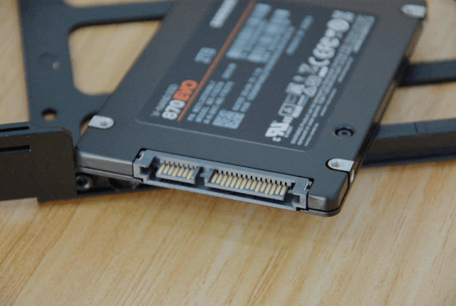 固态硬盘接口有玄机：别买Sata了！1TB M.2 SSD才不到300元