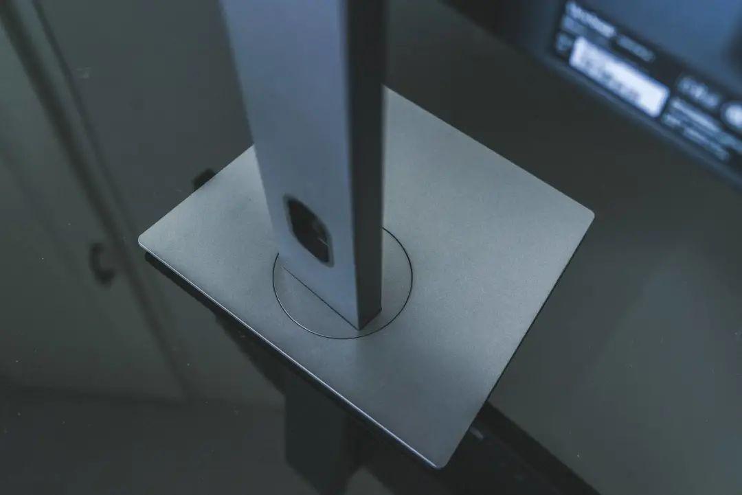 为何“大就是好”的时代，设计师们却钟爱24寸4K这种小屏旗舰？