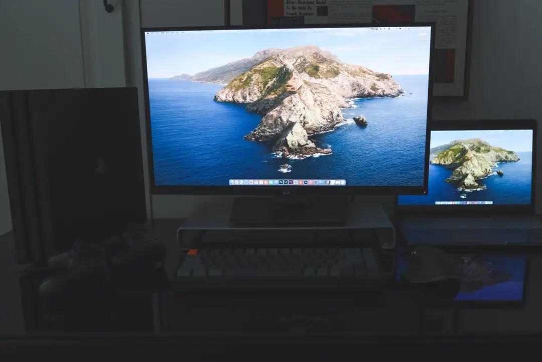 为何“大就是好”的时代，设计师们却钟爱24寸4K这种小屏旗舰？